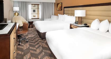 DoubleTree by Hilton Hotel Lawrence