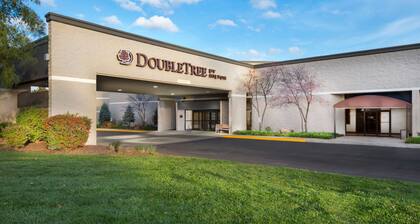 DoubleTree by Hilton Hotel Lawrence