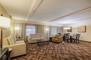 Executive Suite, 1 King Bed, Non Smoking | Living area | TV