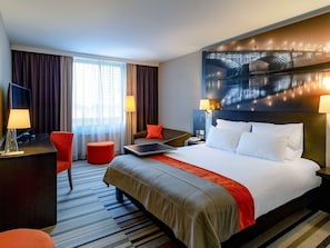Standard Room, 1 Queen Bed