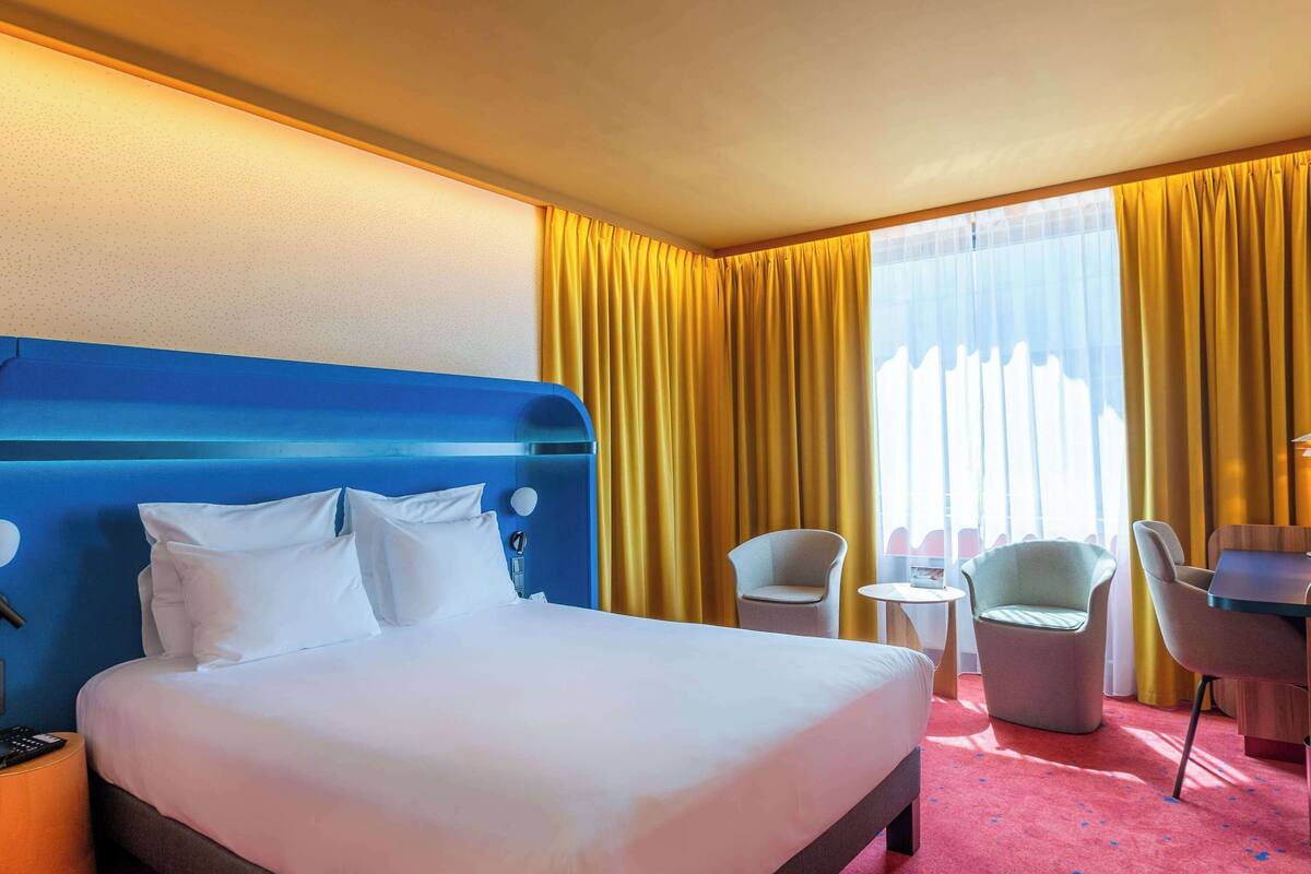 Minibar, in-room safe, desk, blackout curtains