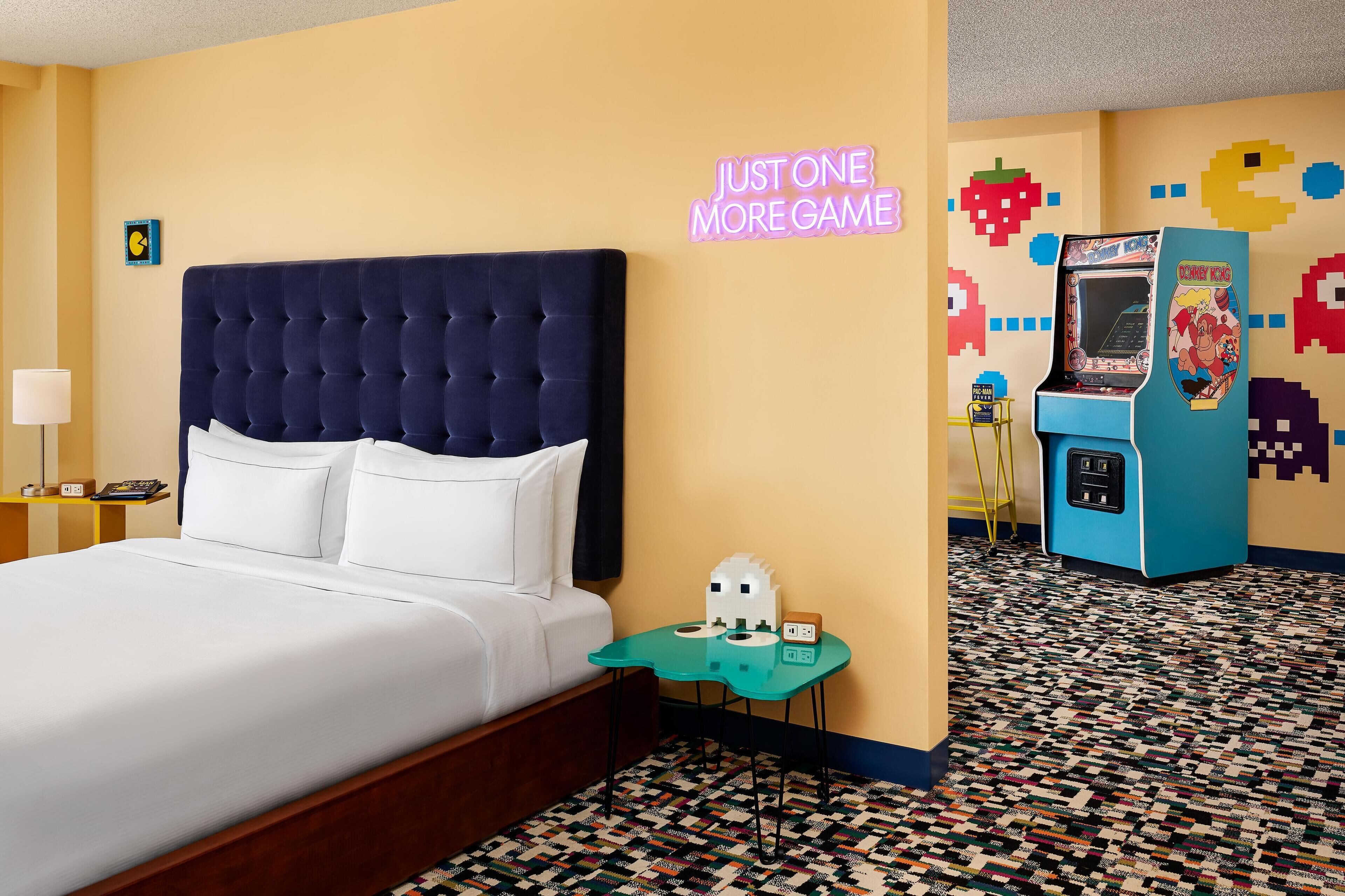 Junior Suite, 1 King Bed | Hypo-allergenic bedding, in-room safe, desk, laptop workspace