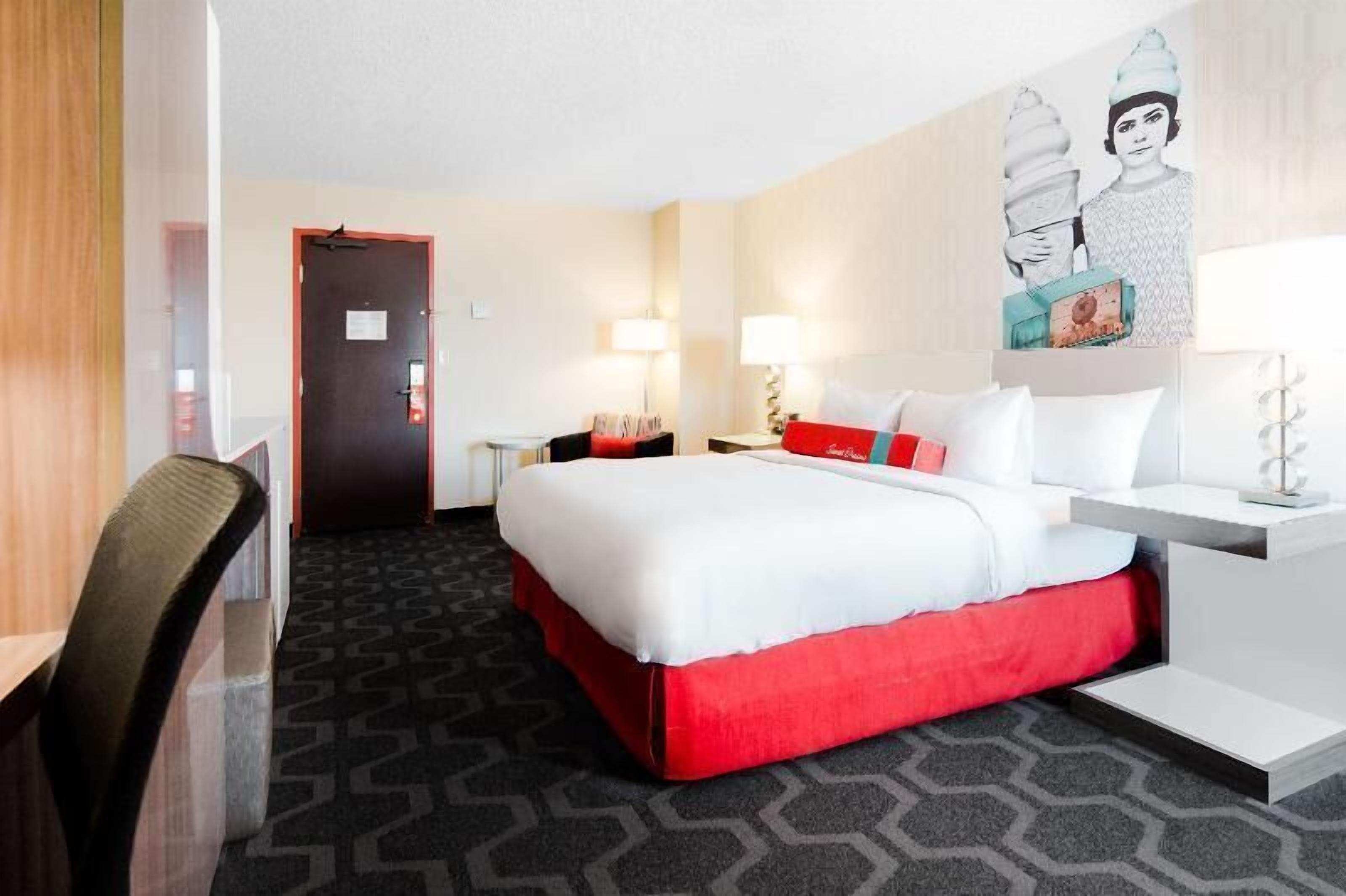 Hypo-allergenic bedding, in-room safe, desk, laptop workspace