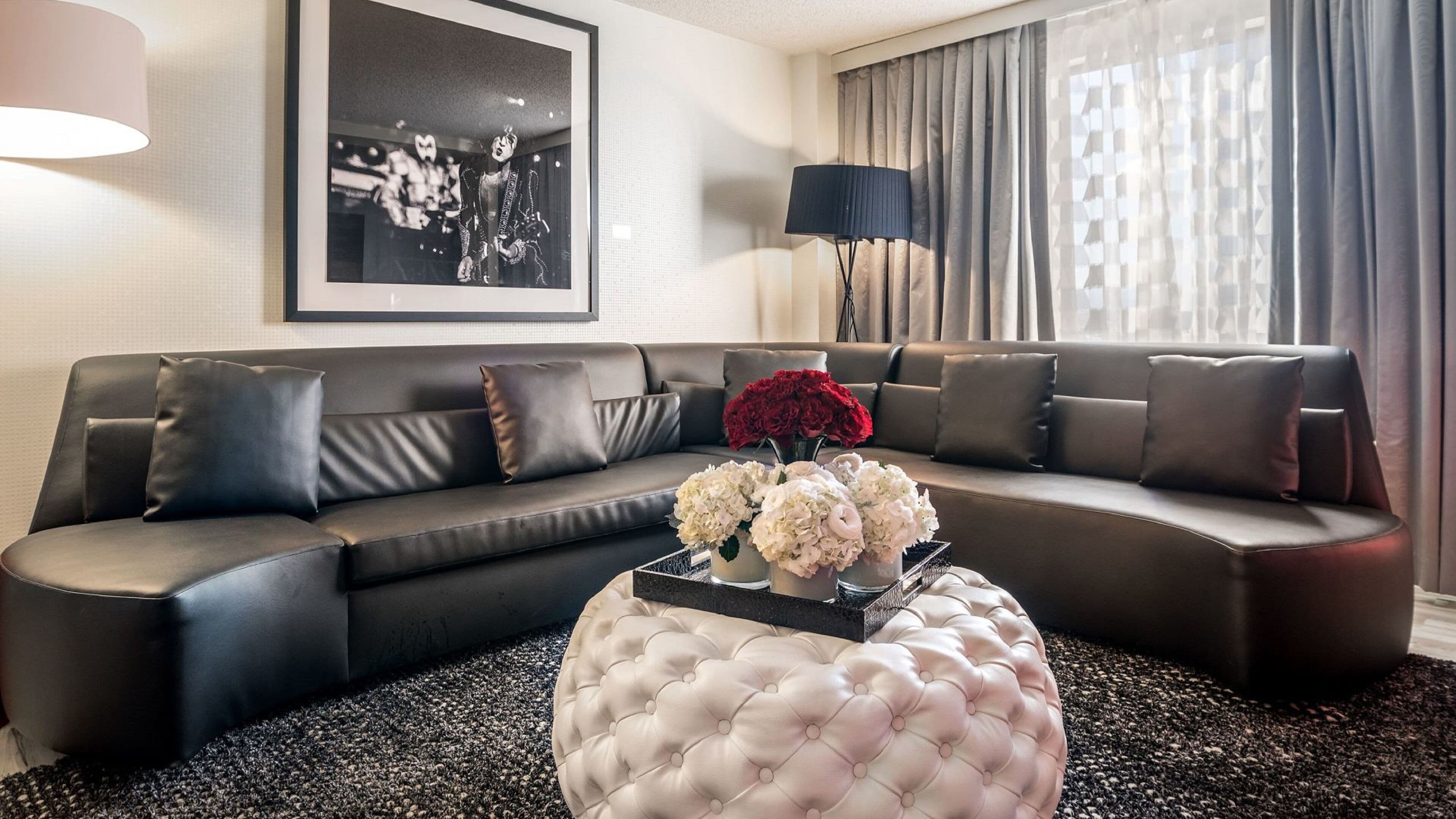 suite, 1 king bed | hypo-allergenic bedding, in-room safe, desk, laptop workspace