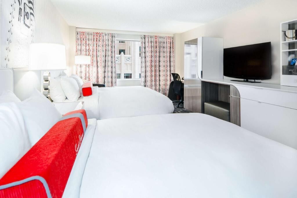 Hypo-allergenic bedding, in-room safe, desk, laptop workspace