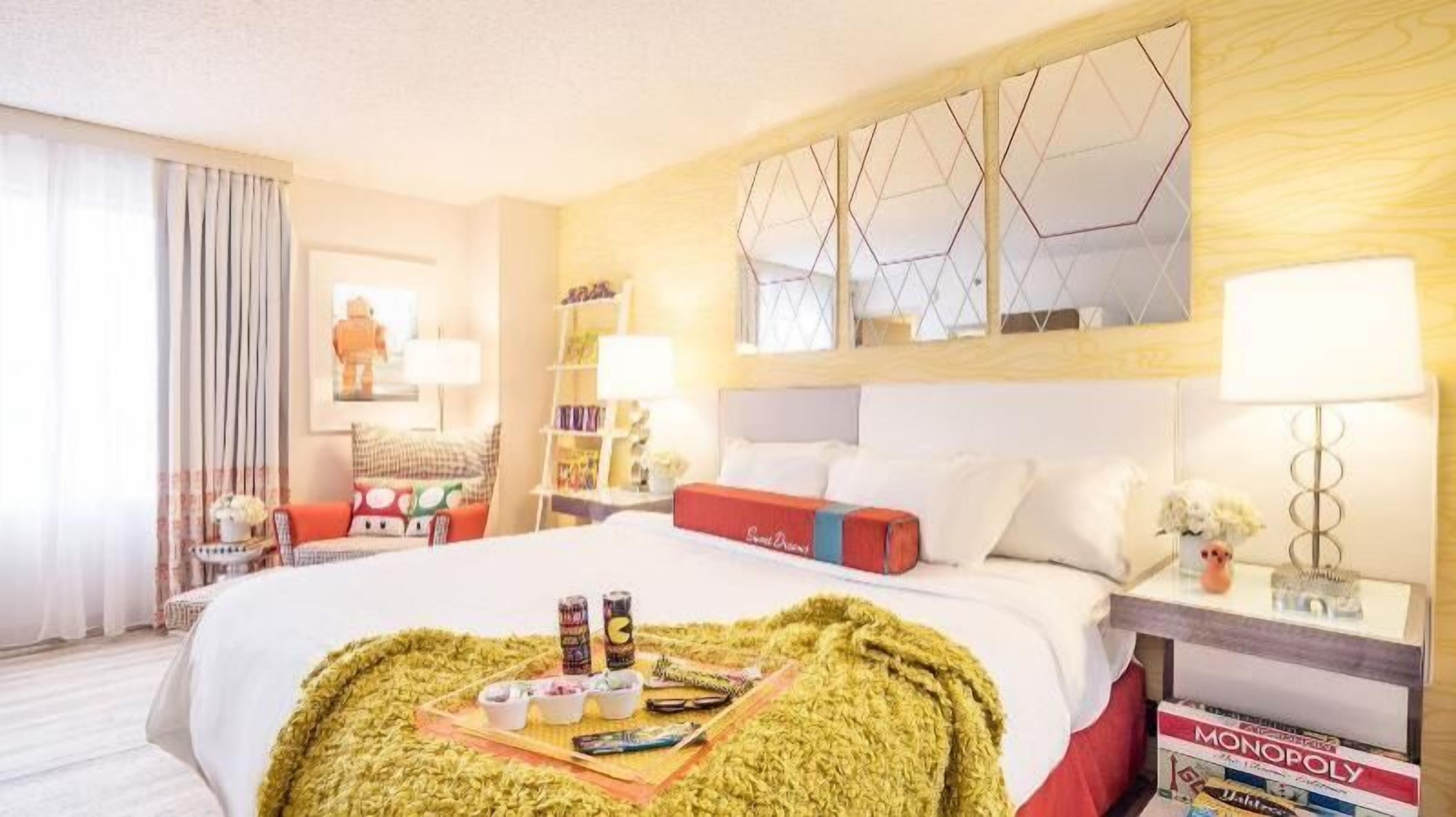 Hypo-allergenic bedding, in-room safe, desk, laptop workspace