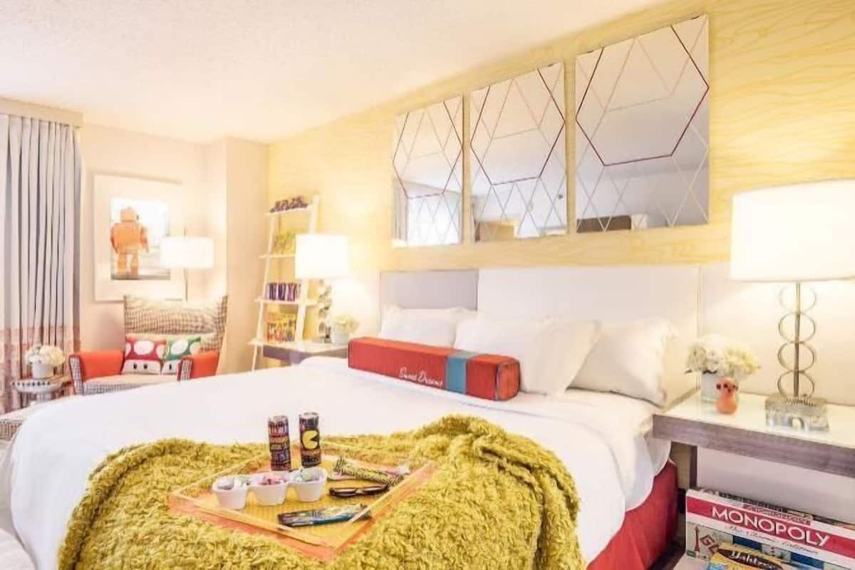Hypo-allergenic bedding, in-room safe, desk, laptop workspace