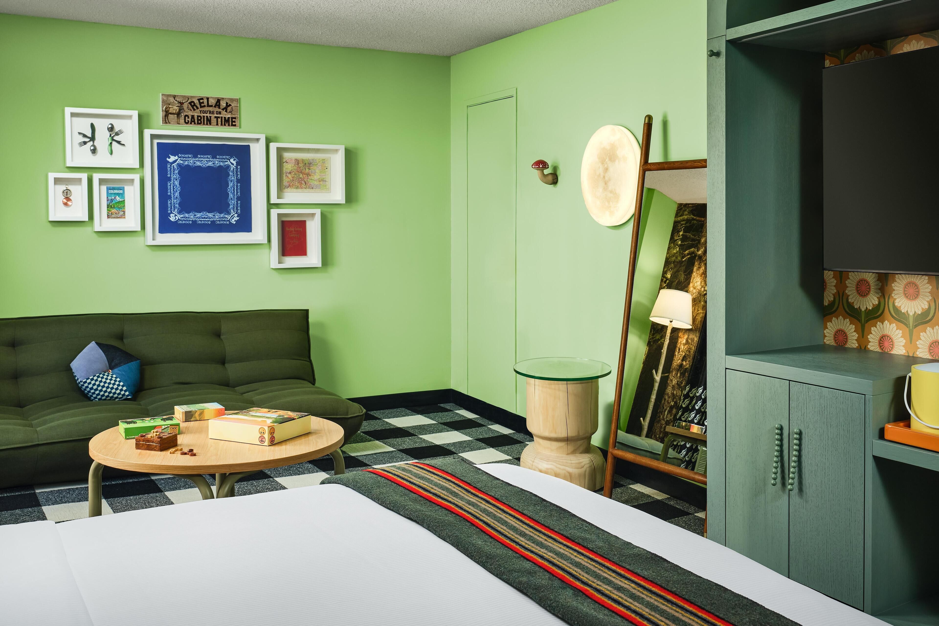 Rom, 1 kingsize-seng (The Final Frontier) | Oppholdsområde | En 42-tommers Flatskjerm-TV med digitale kanaler samt TV og filmkjøp