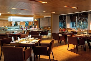 Tägliches Frühstücksbuffet (115 SAR pro Person)
