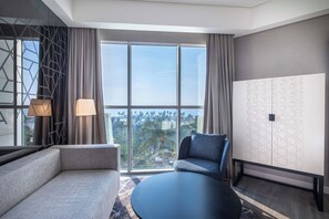 1 bedroom, pillowtop beds, minibar, in-room safe