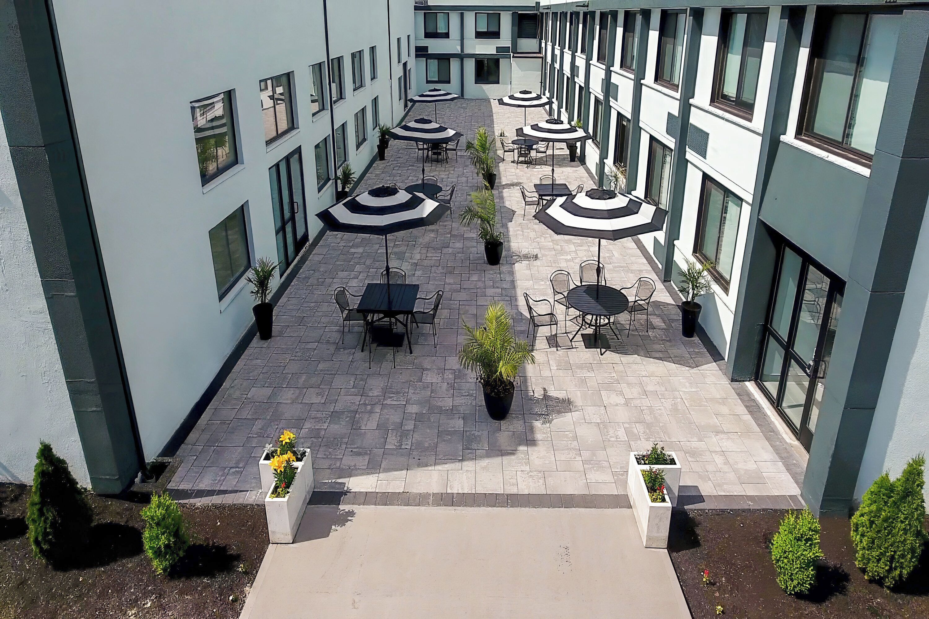 Foto - HomeTowne Studios by Red Roof & Conference Center Cortland