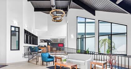 HomeTowne Studios by Red Roof & Conference Center Cortland