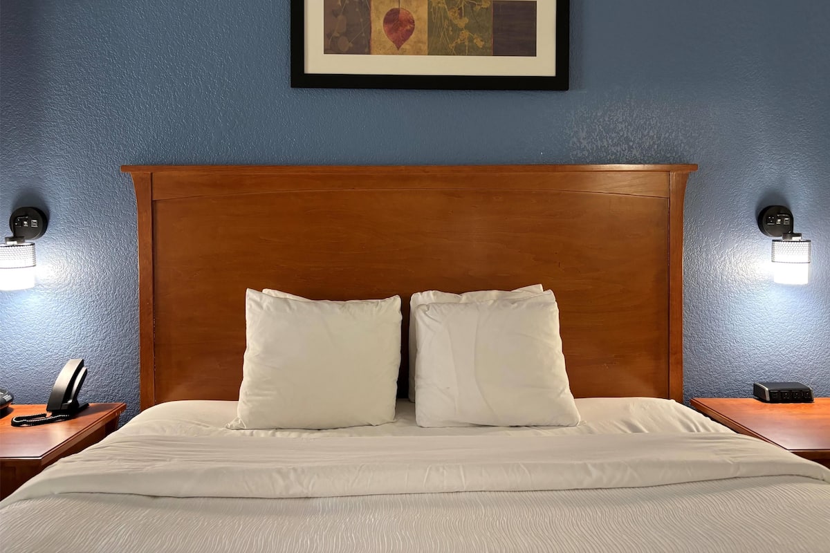 desk, iron/ironing board, rollaway beds, free wifi