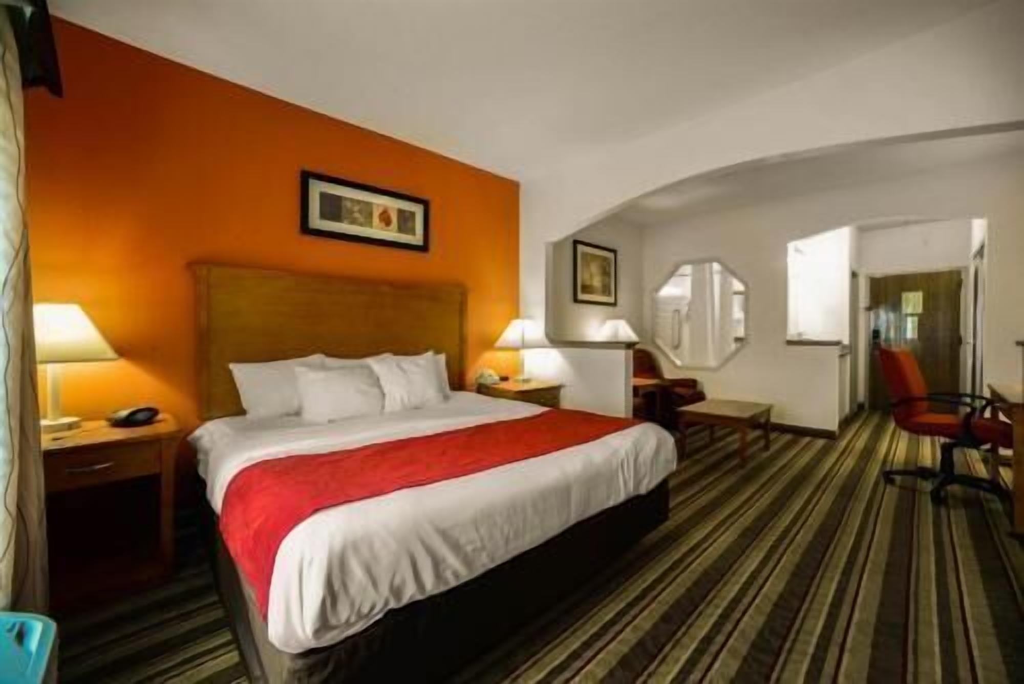 Desk, iron/ironing board, rollaway beds, free WiFi