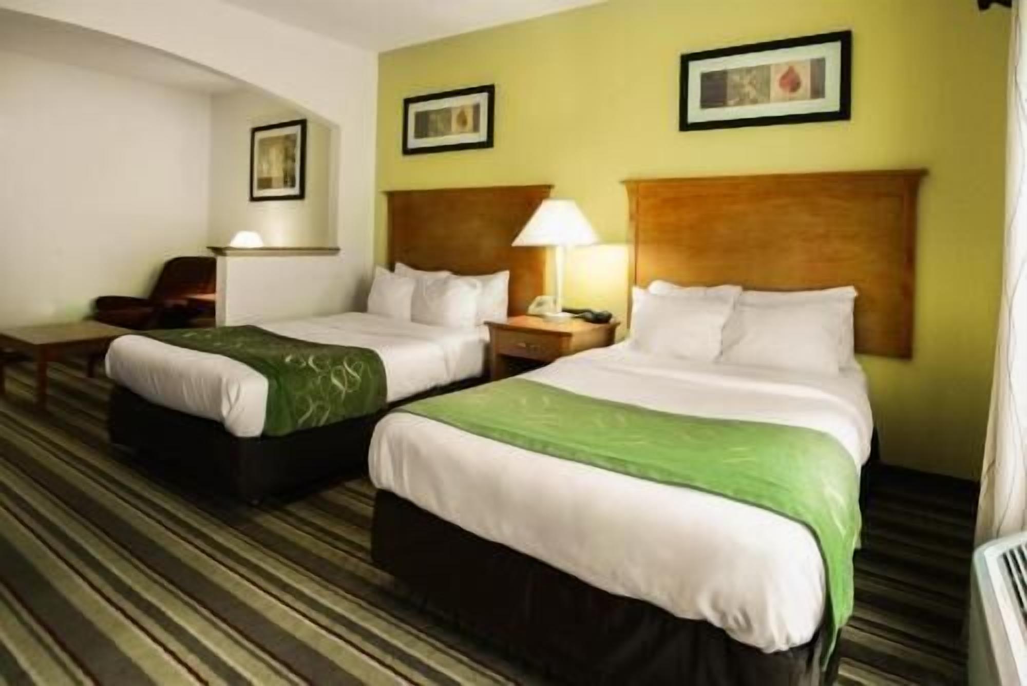 Desk, iron/ironing board, rollaway beds, free WiFi