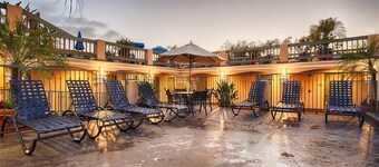 Laguna Brisas - A Beach Hotel
