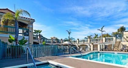 Laguna Brisas - A Beach Hotel