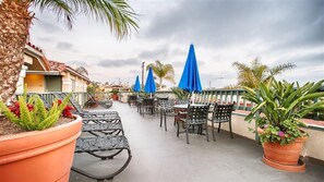 Tempat makan outdoor