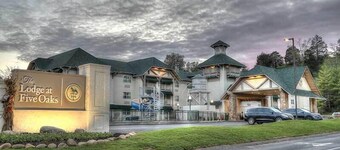 Lodge at Five Oaks Pigeon Forge - Sevierville
