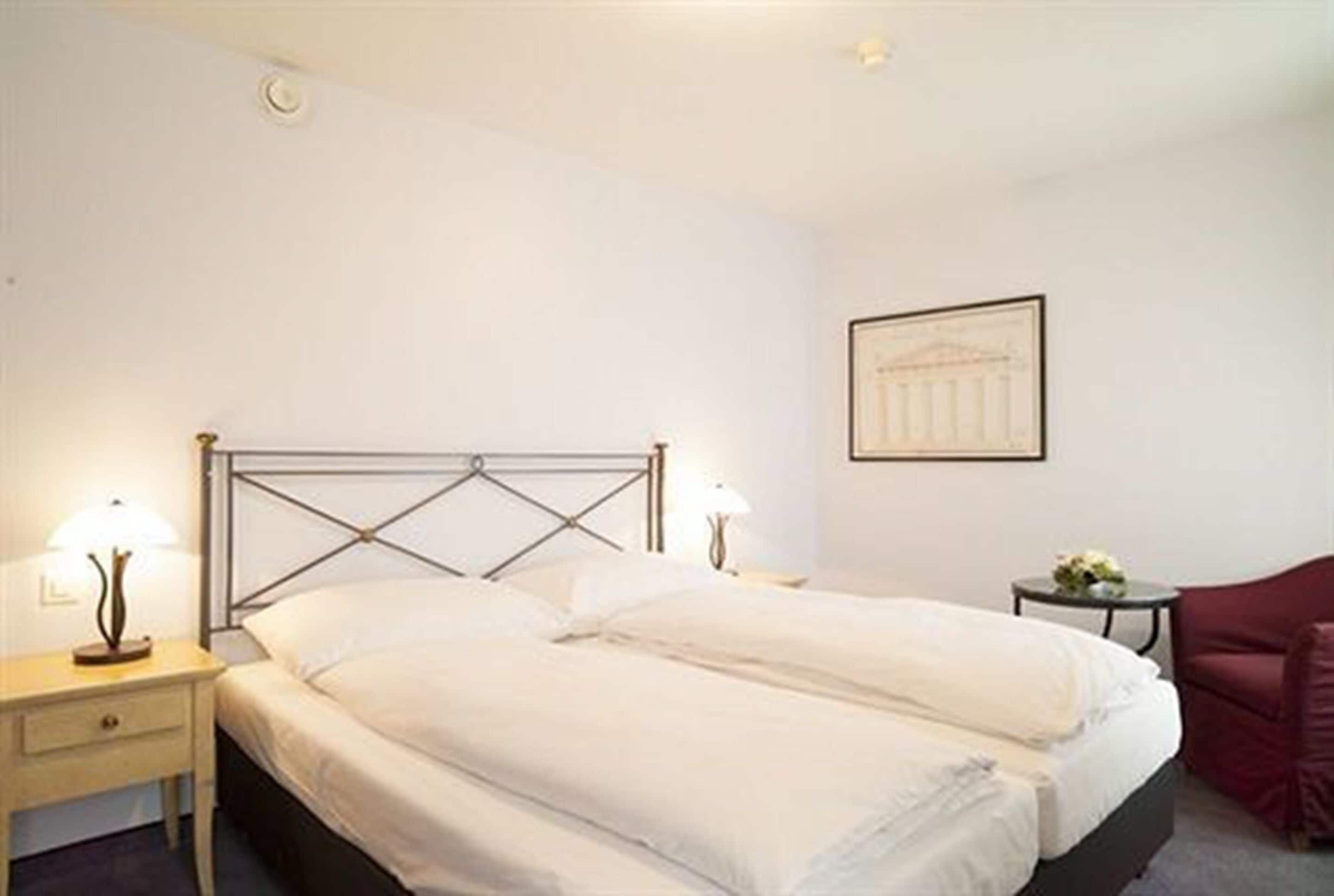 1 bedroom, hypo-allergenic bedding, in-room safe, desk