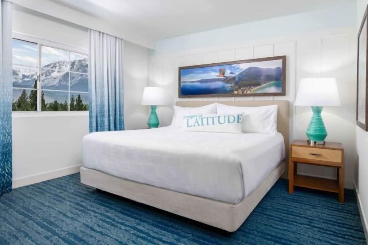 1 bedroom, Egyptian cotton sheets, premium bedding, down comforters