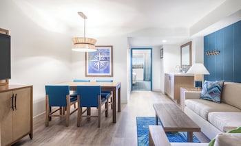 Egyptian cotton sheets, premium bedding, down comforters, pillowtop beds at Margaritaville Resort Lake Tahoe