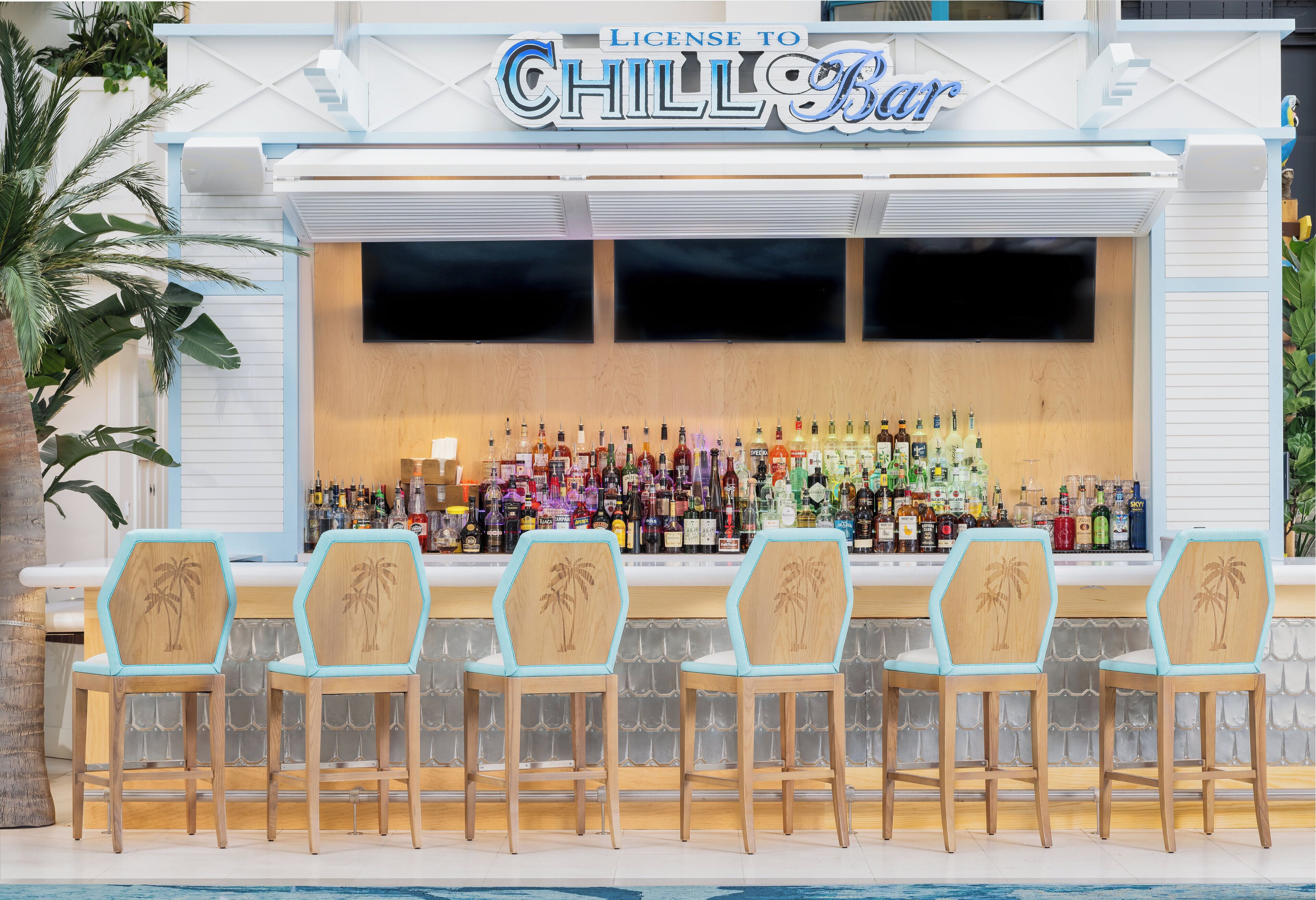 2 か所のレストラン、朝食、ディナーに営業 (アメリカ料理)