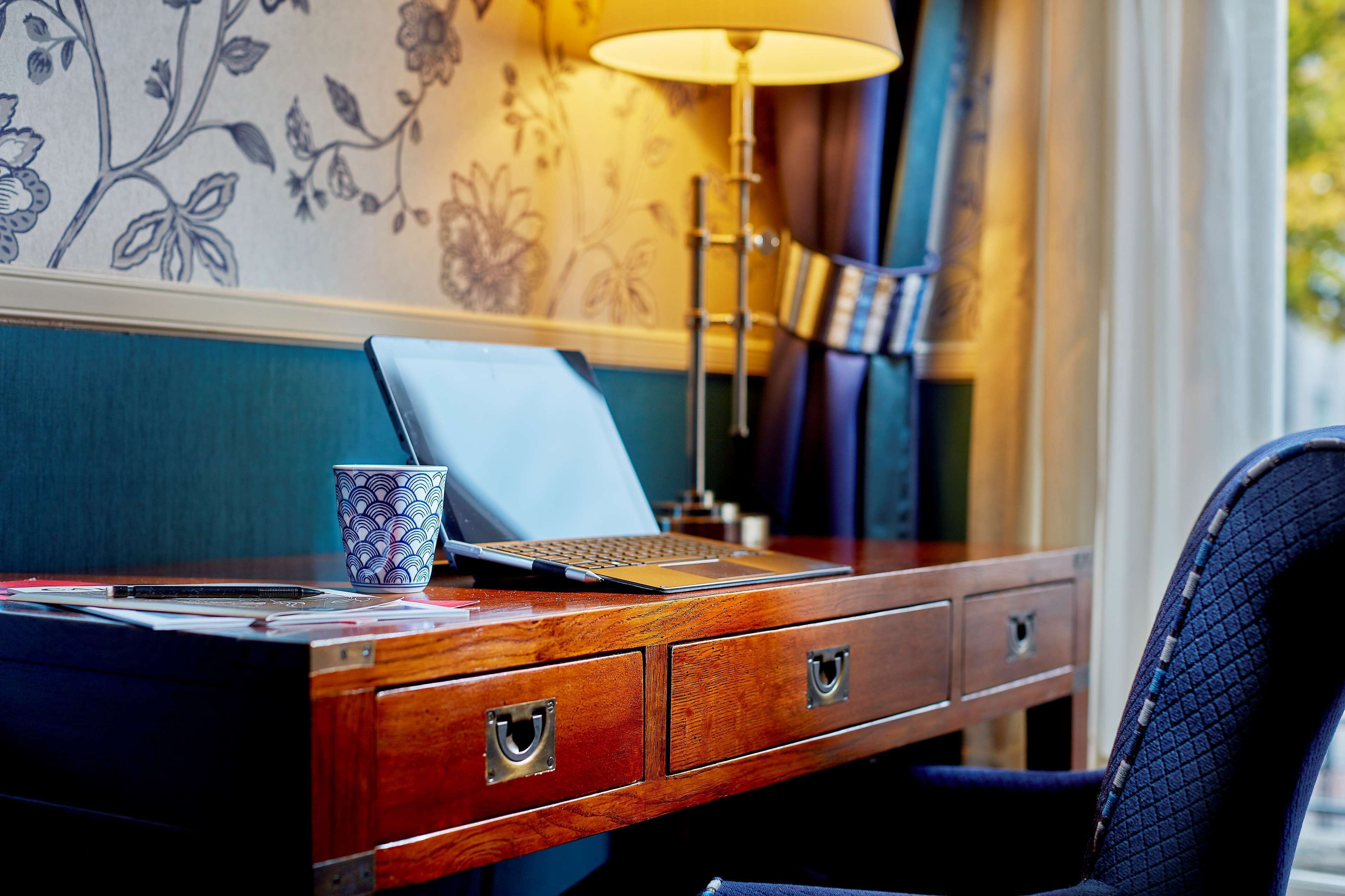 1 bedroom, hypo-allergenic bedding, minibar, in-room safe