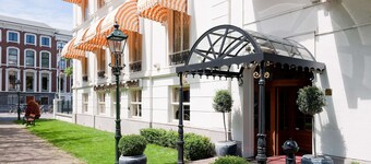Carlton Ambassador Hotel