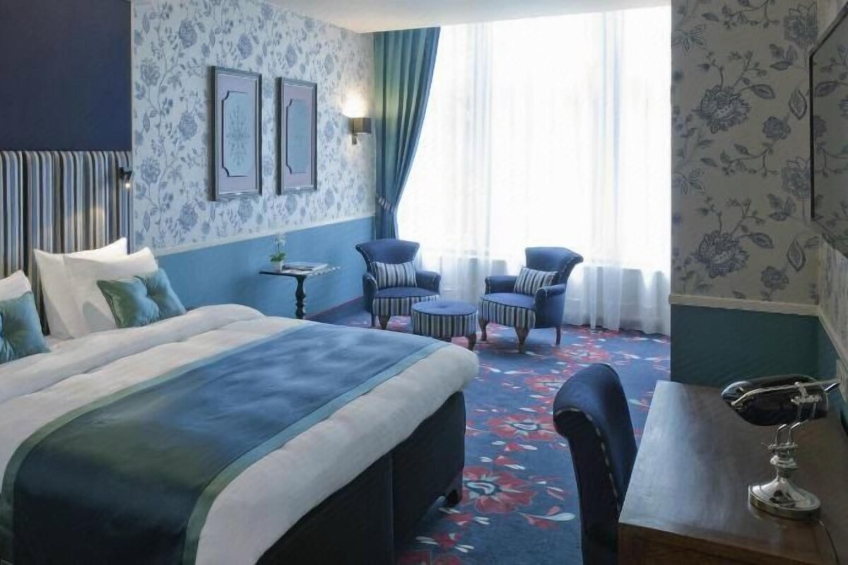 Hypo-allergenic bedding available, minibar, in-room safe, desk