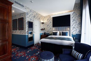 Ropa de cama hipoalergénica y minibar 