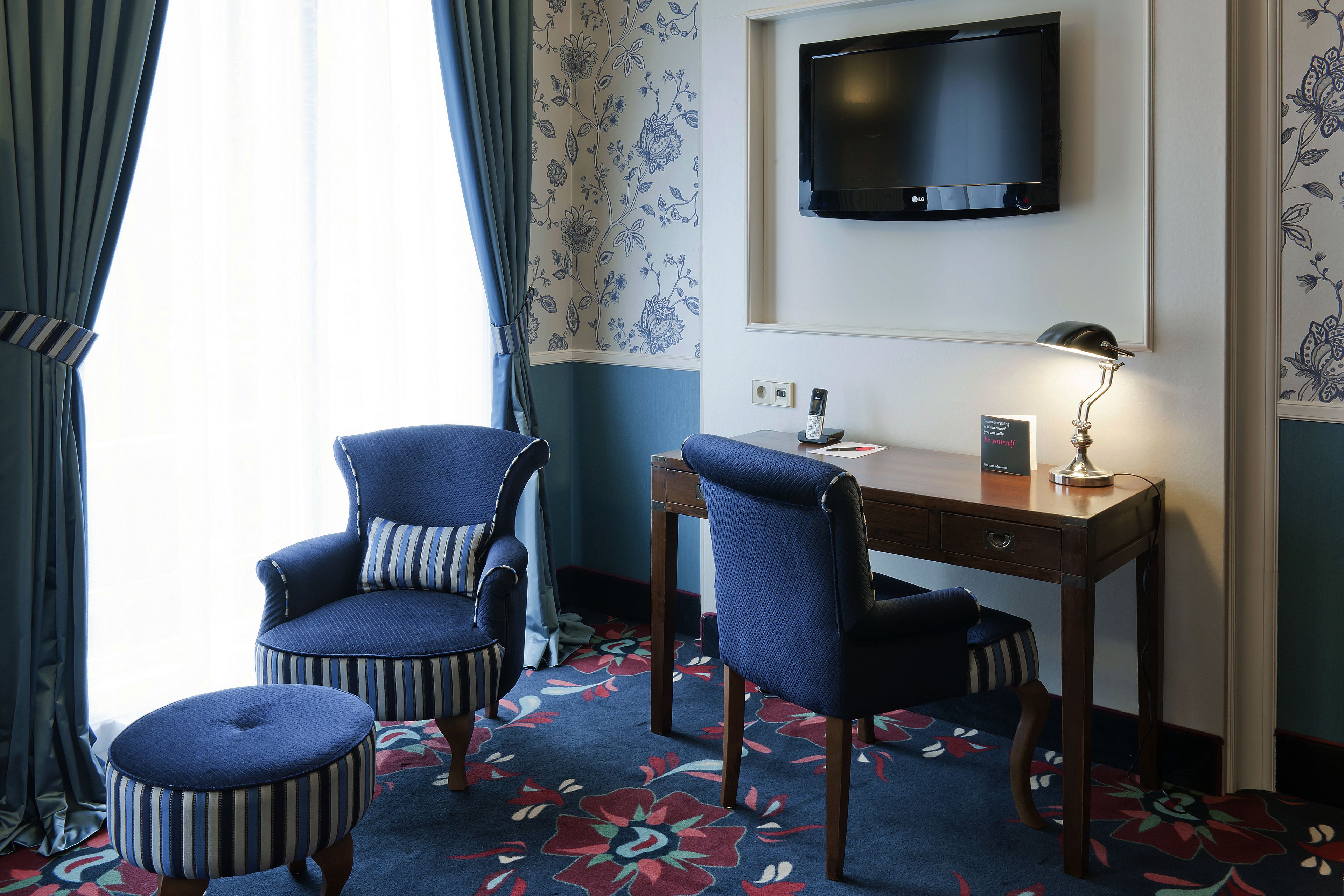 royal room | in-room business centre