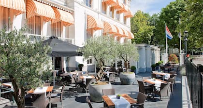 Carlton Ambassador Hotel