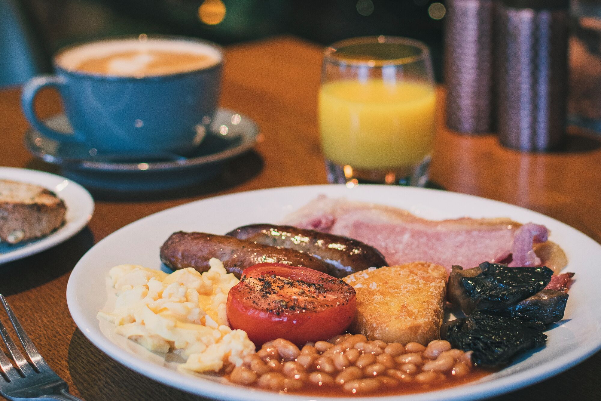 Daily English breakfast for a fee