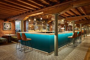 Breakfast, lunch, dinner and brunch served - Manchester Marriott Victoria & Albert Hotel (Manchester)