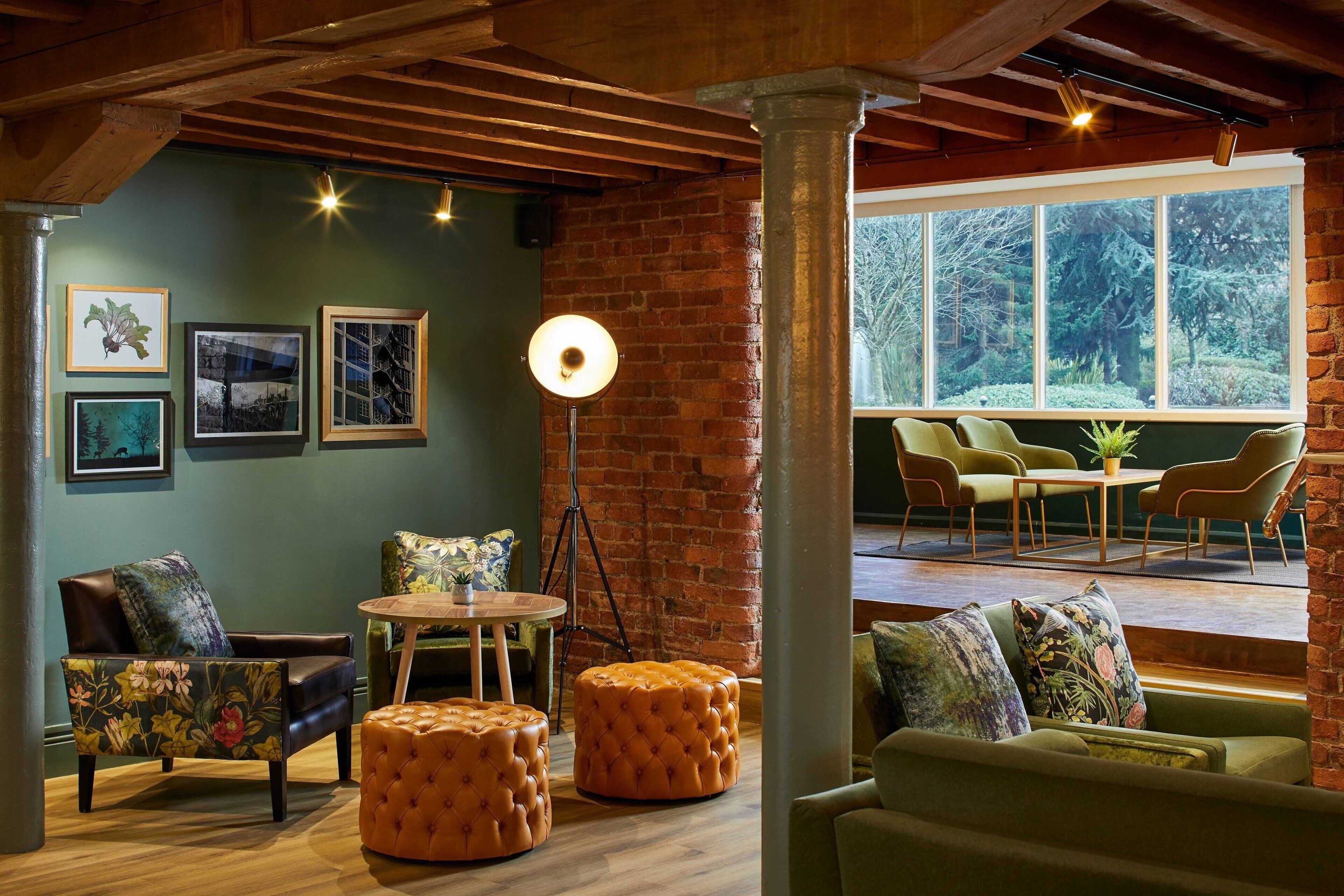 breakfast, lunch, dinner served; british cuisine