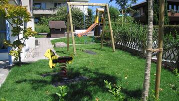 Außen-Kinderspielplatz