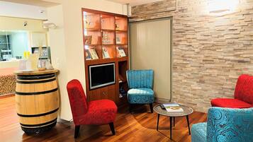 Área de estar no saguão