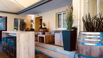 Lunch and dinner served