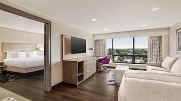 Suite, 1 King Bed, Non Smoking | Premium bedding, in-room safe, desk, laptop workspace