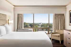 Suite, 1 King Bed, Non Smoking | Premium bedding, in-room safe, desk, laptop workspace - DoubleTree by Hilton Hotel New Orleans Airport (Kenner)