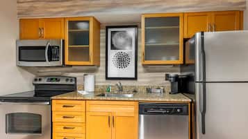 ์ฑ
์, ๋
ธํธ๋ถ ์์
๊ณต๊ฐ, ์๋ง ์ปคํผ, ๋ค๋ฆฌ๋ฏธ/๋ค๋ฆฌ๋ฏธํ