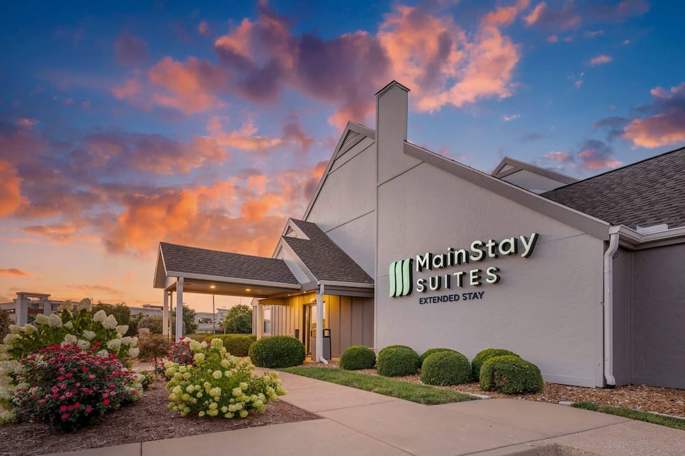MainStay Suites St. Louis - Galleria