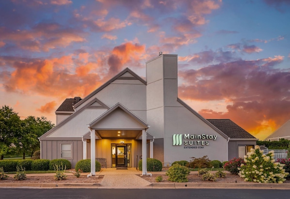 Exterior - MainStay Suites St. Louis - Galleria (Richmond Heights)