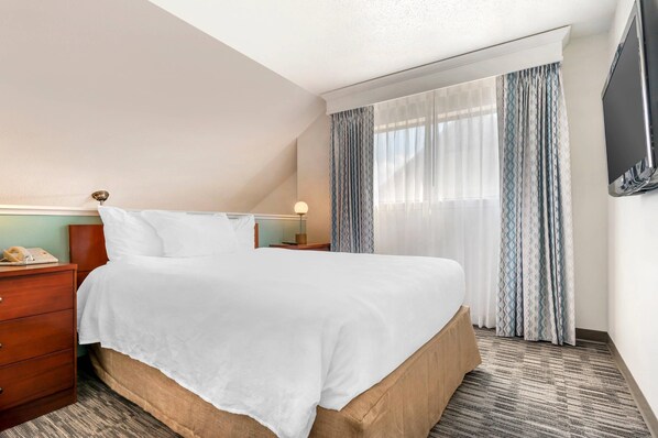 1 bedroom, desk, laptop workspace, blackout curtains