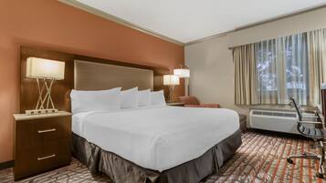 Standard Room, 1 King Bed, Accessible, Bathtub | Premium bedding, desk, laptop workspace, iron/ironing board