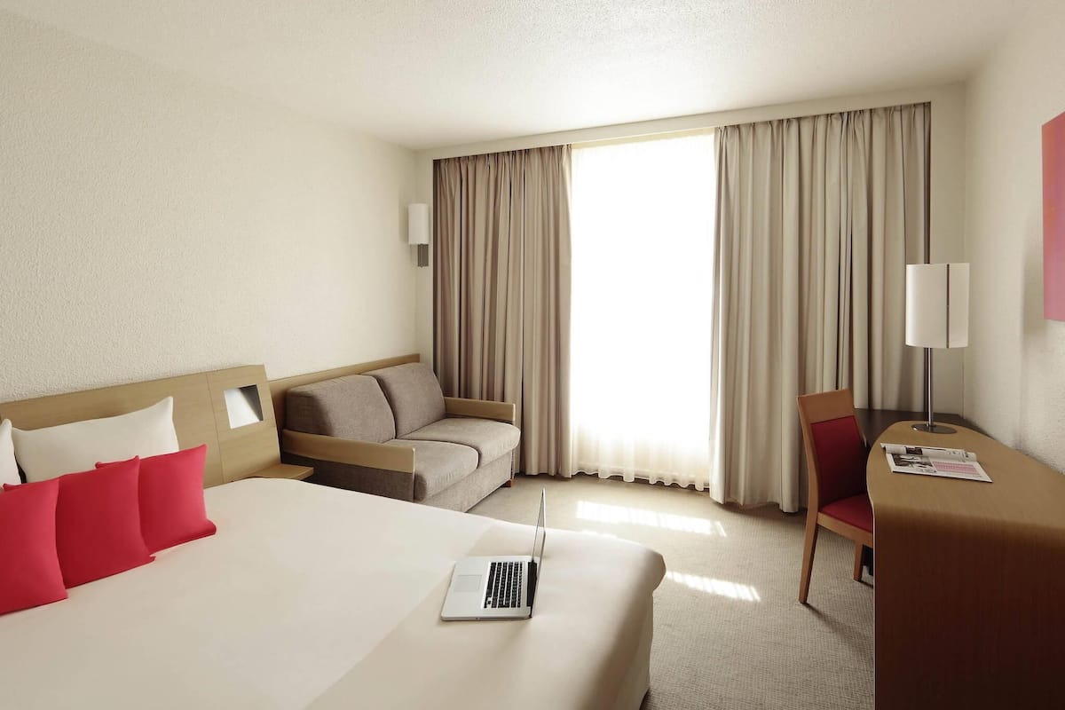 Superior Room, 1 Queen Bed with Sofa bed