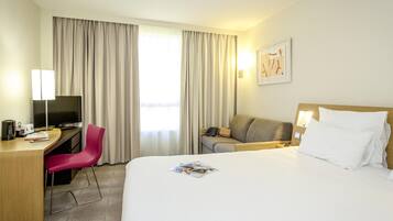 Quarto executivo, 1 cama de casal e sofá-cama | Roupas de cama premium