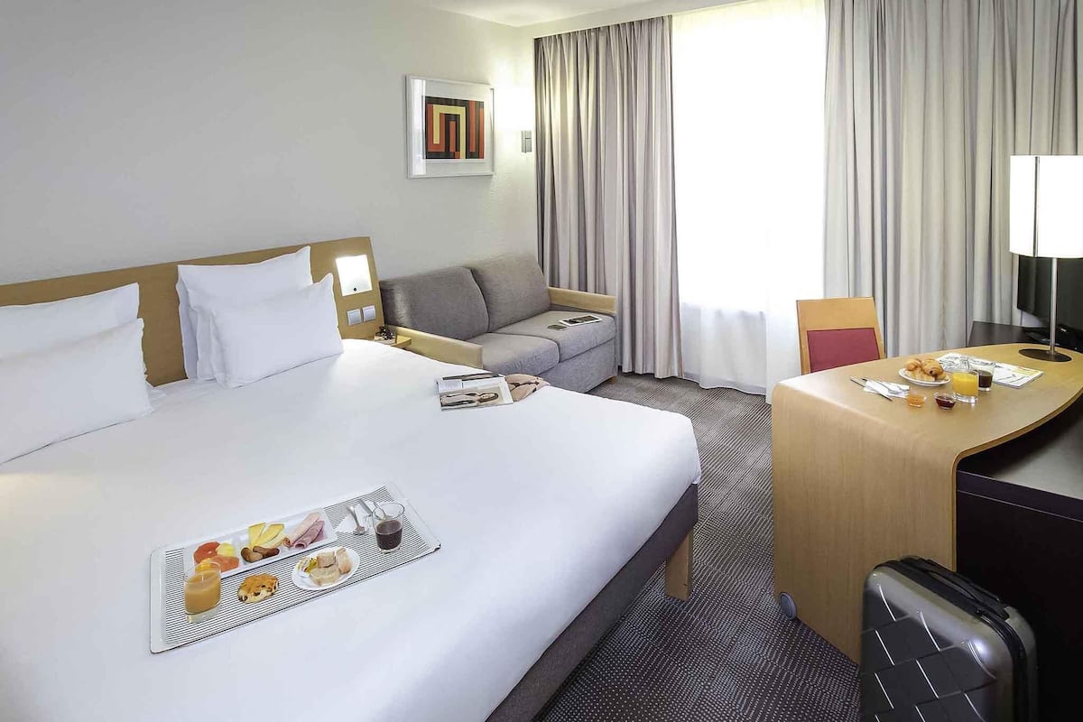 Superior Room, 1 Queen Bed with Sofa bed