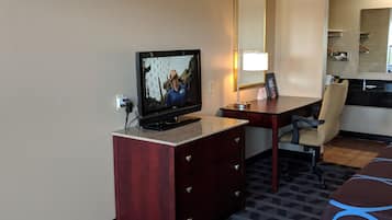 Brankas, Wi-Fi gratis, seprai linen, dan jam alarm